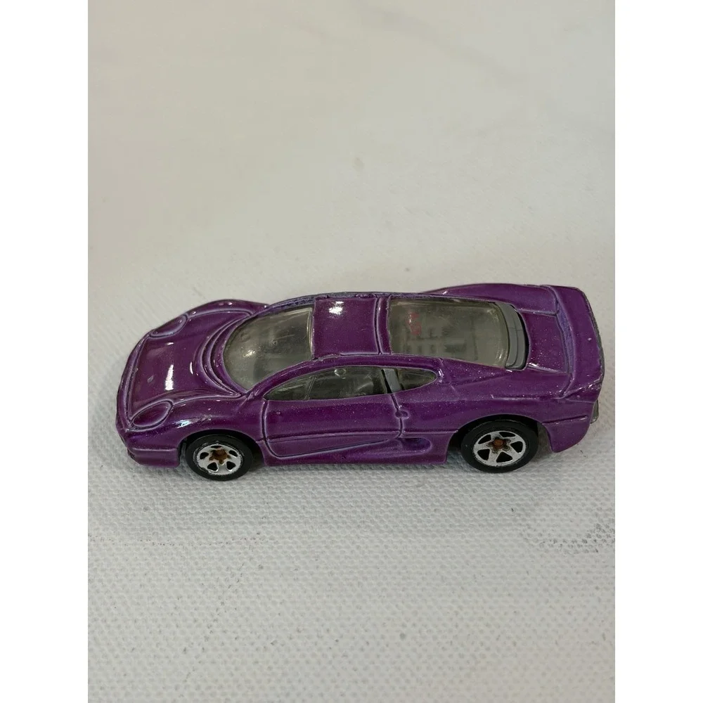 1992 Mattel Hot Wheels Metallic Purple Jaguar XJ220 1:64 Diecast Car HTF